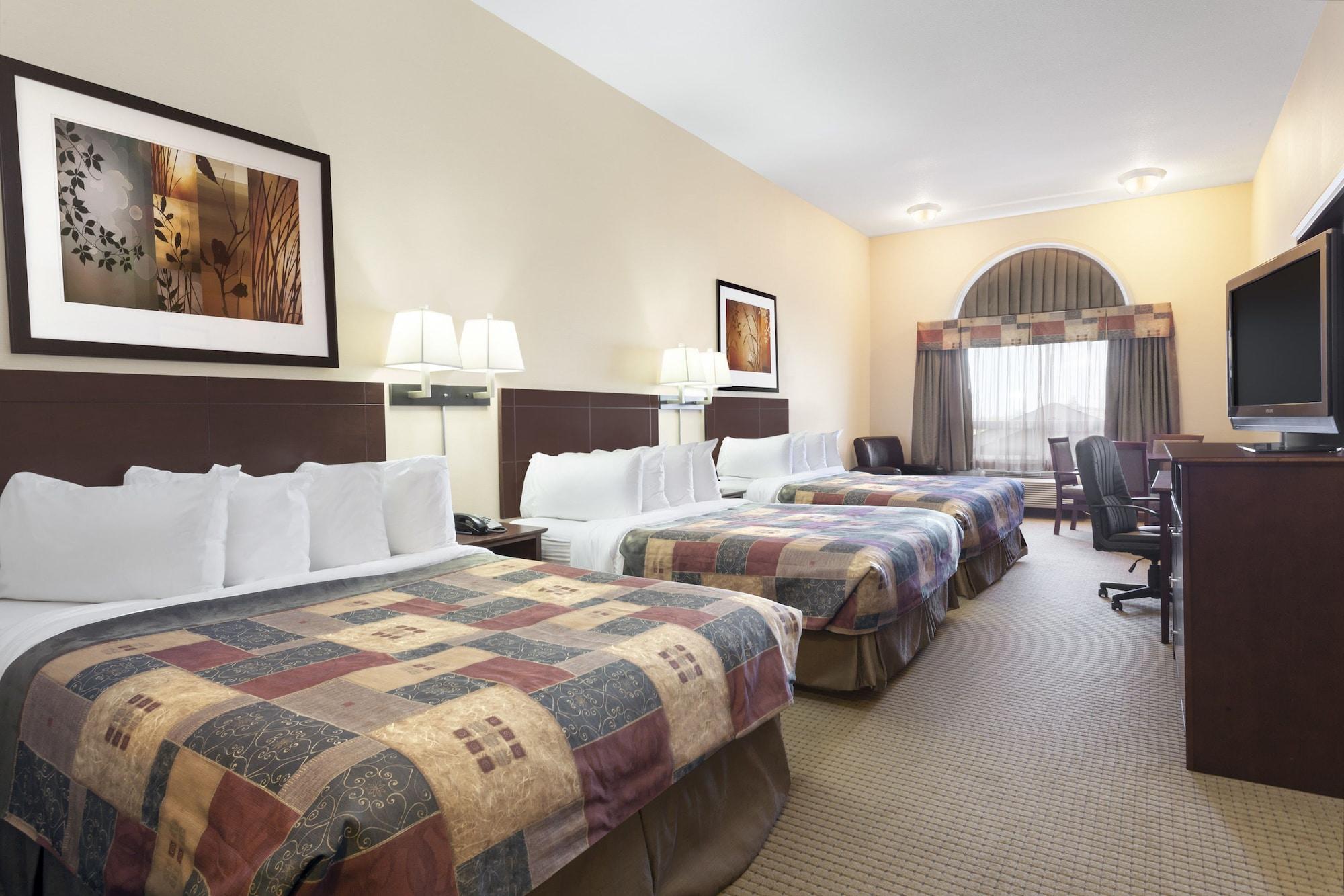 Ramada By Wyndham High River Exterior foto